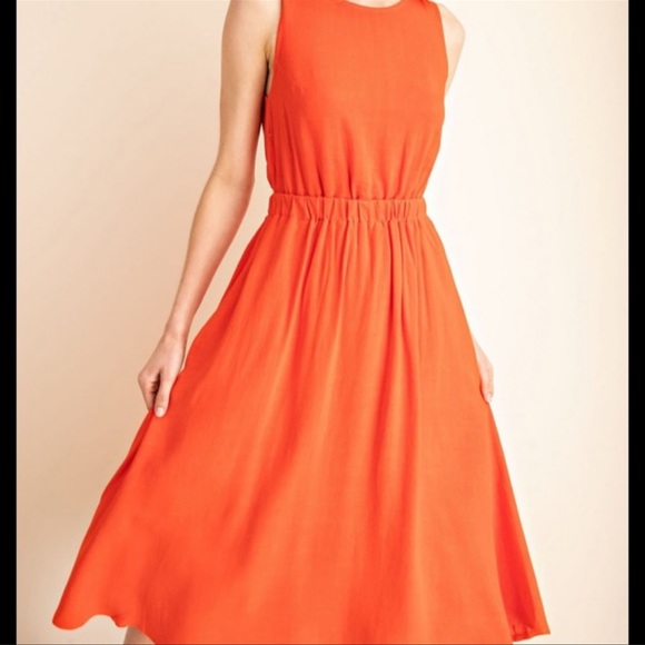 Gilli Red Linen Blend Dress with back cut out - Picture 2 of 10